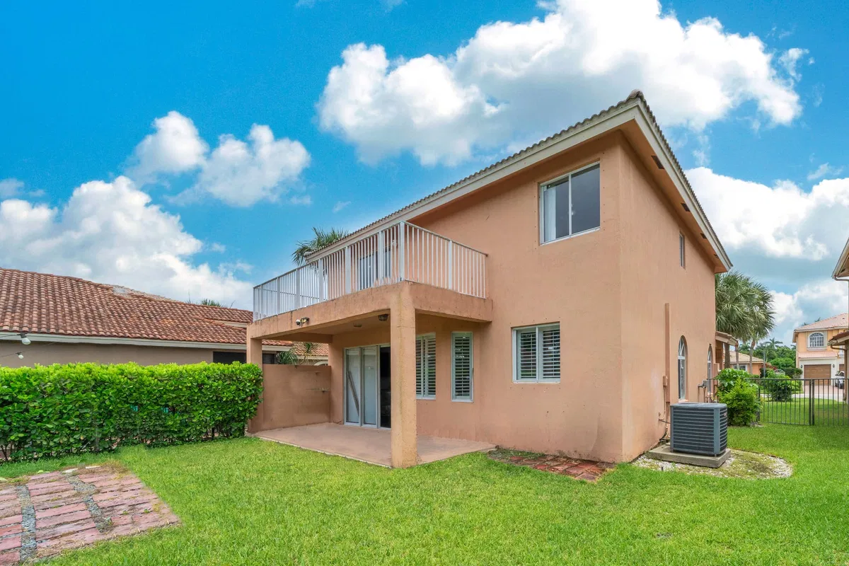  Residence photo 10