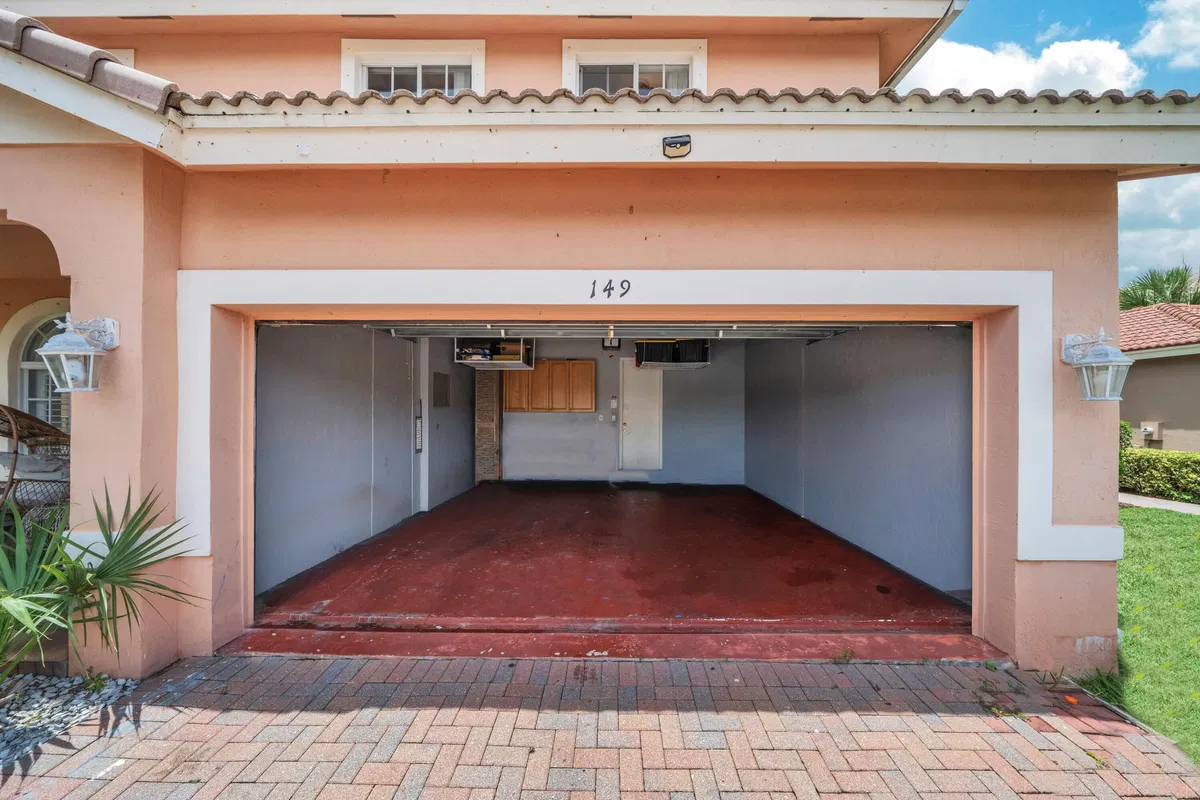  Residence photo 64