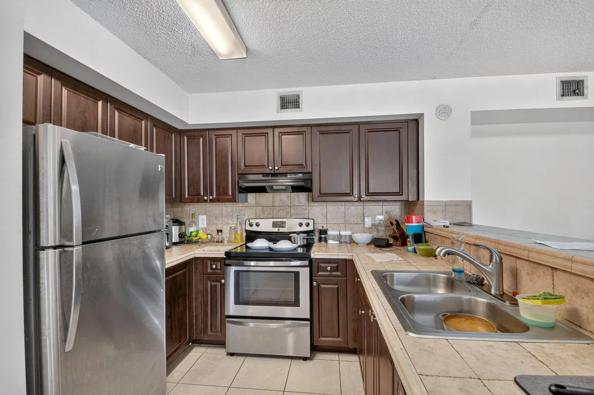 Unit 105 photo 7