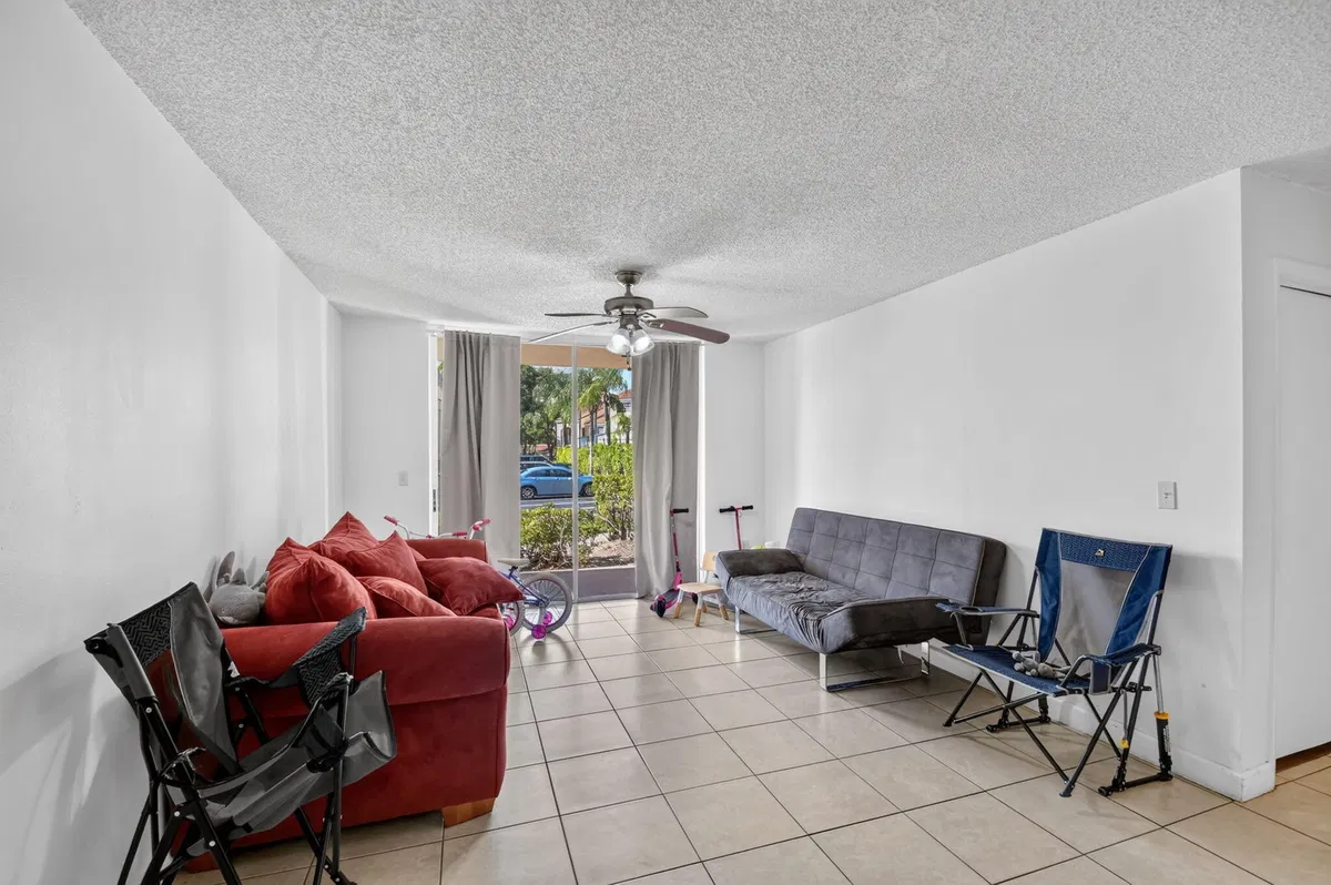 Unit 105 photo 10