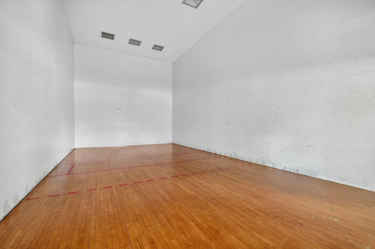 Unit 105 photo 31