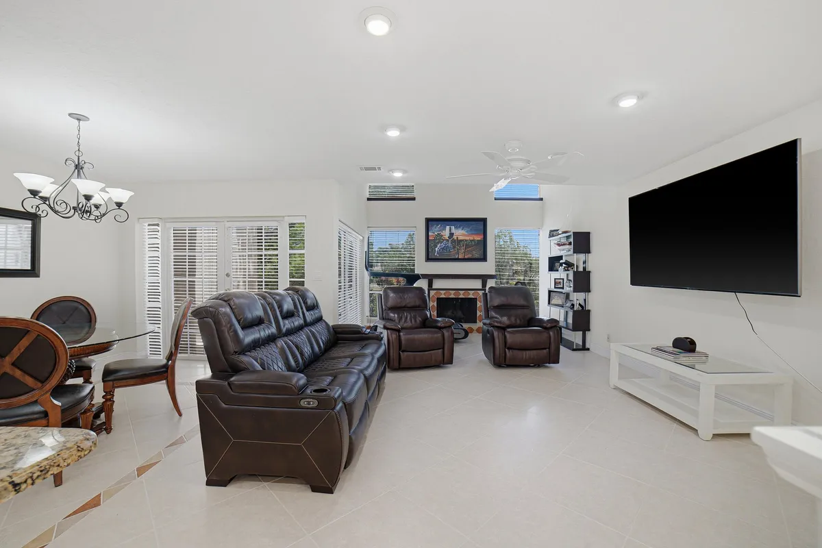  Residence photo 13