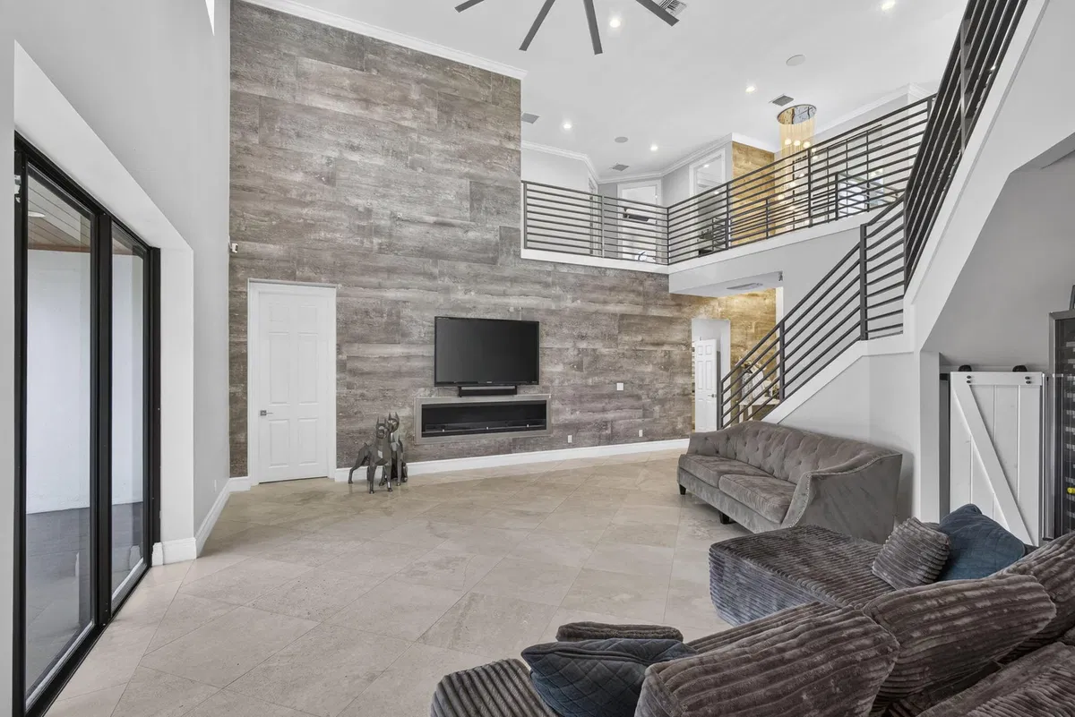 Residence photo 22