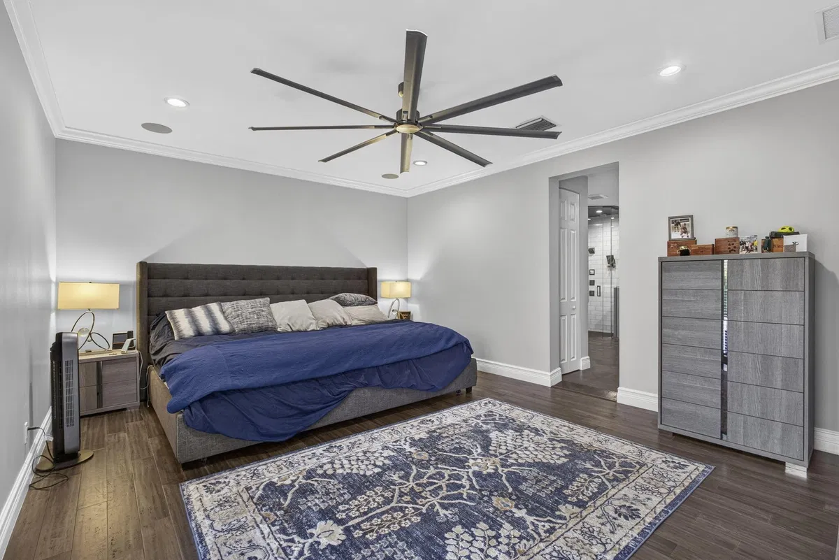 Residence photo 25