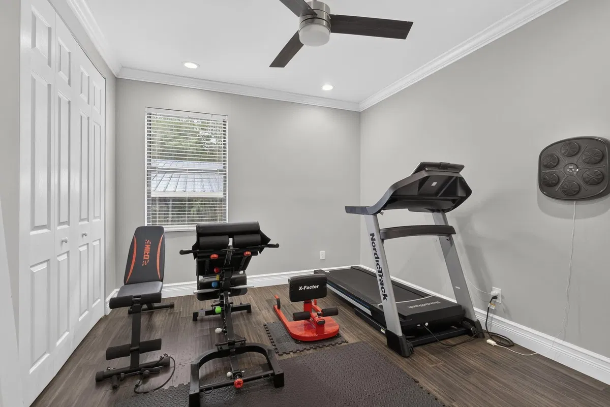 Residence photo 64