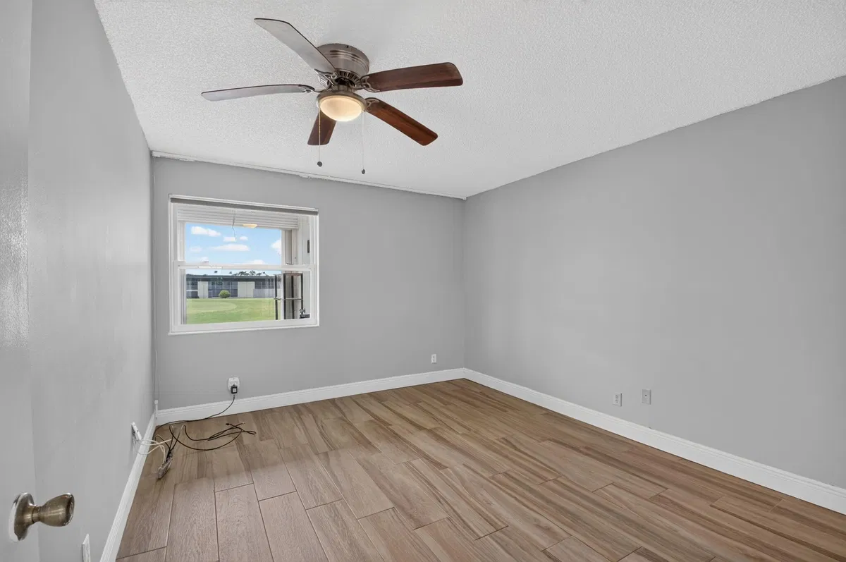 Residence photo 22