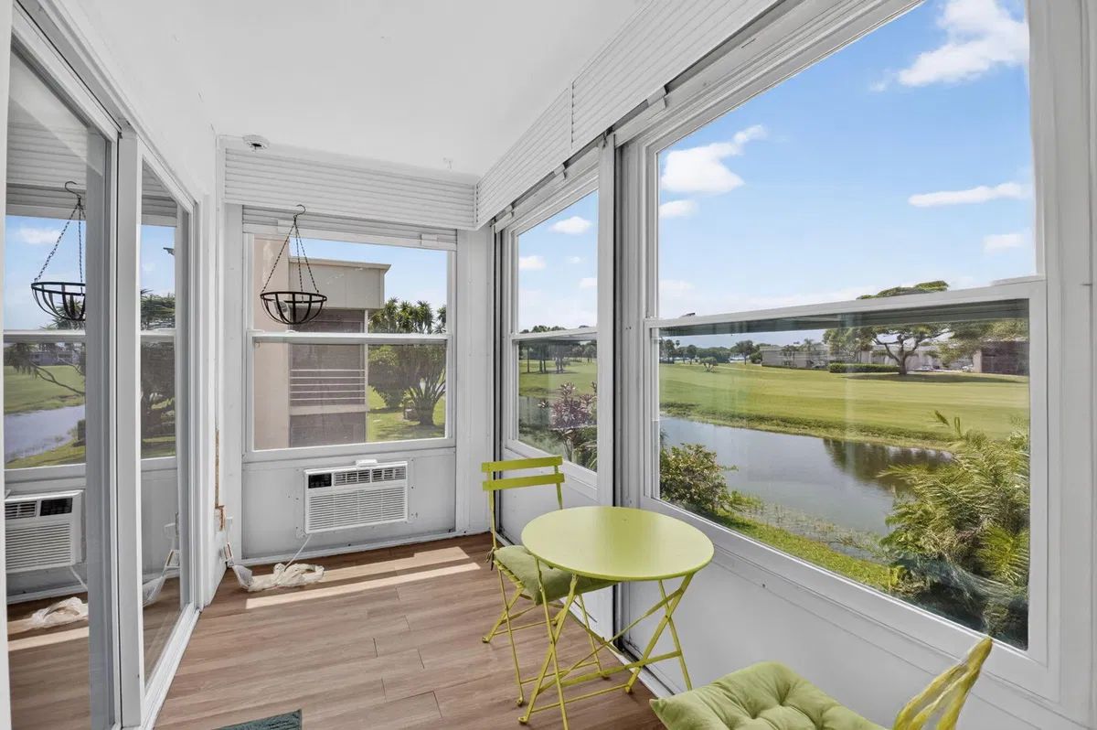 Residence photo 28