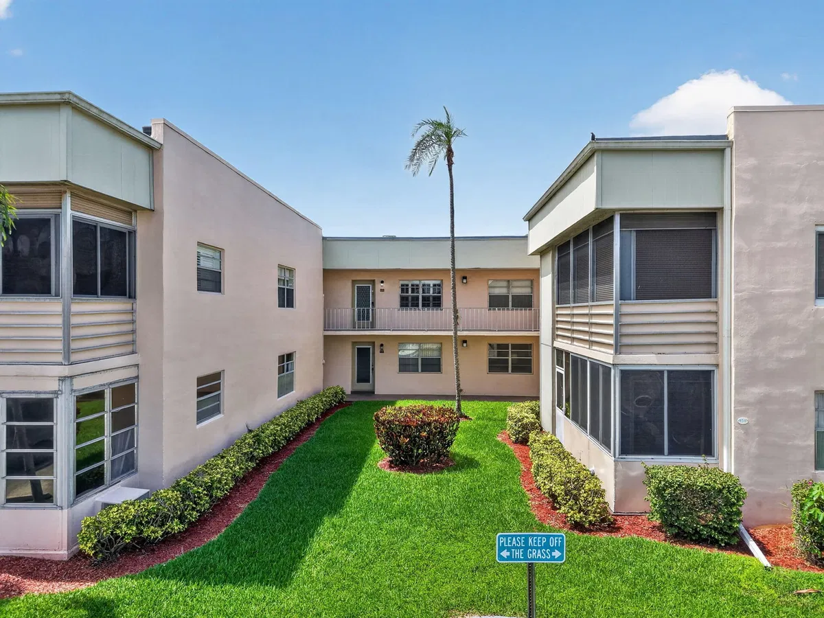 Residence photo 31