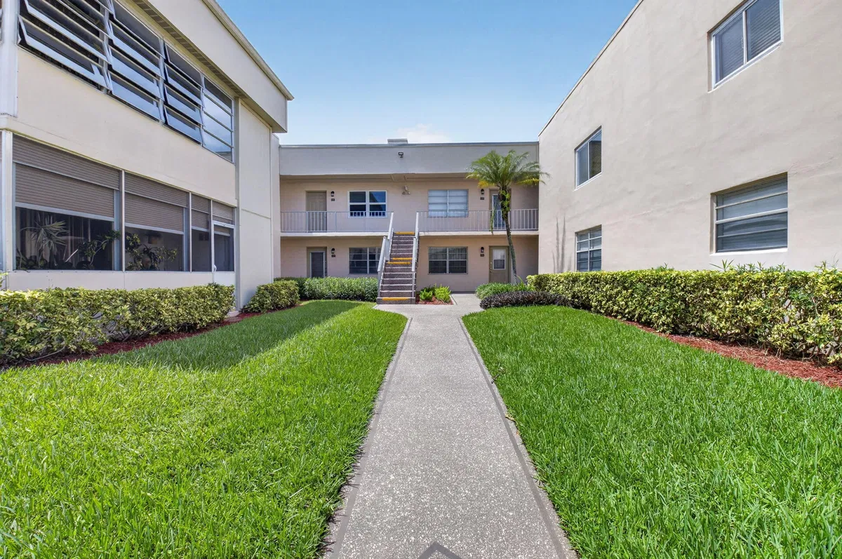 Residence photo 34