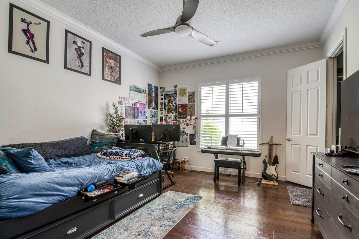 Residence photo 31