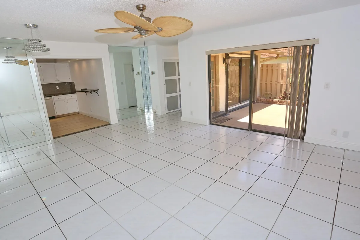 Unit C photo 10