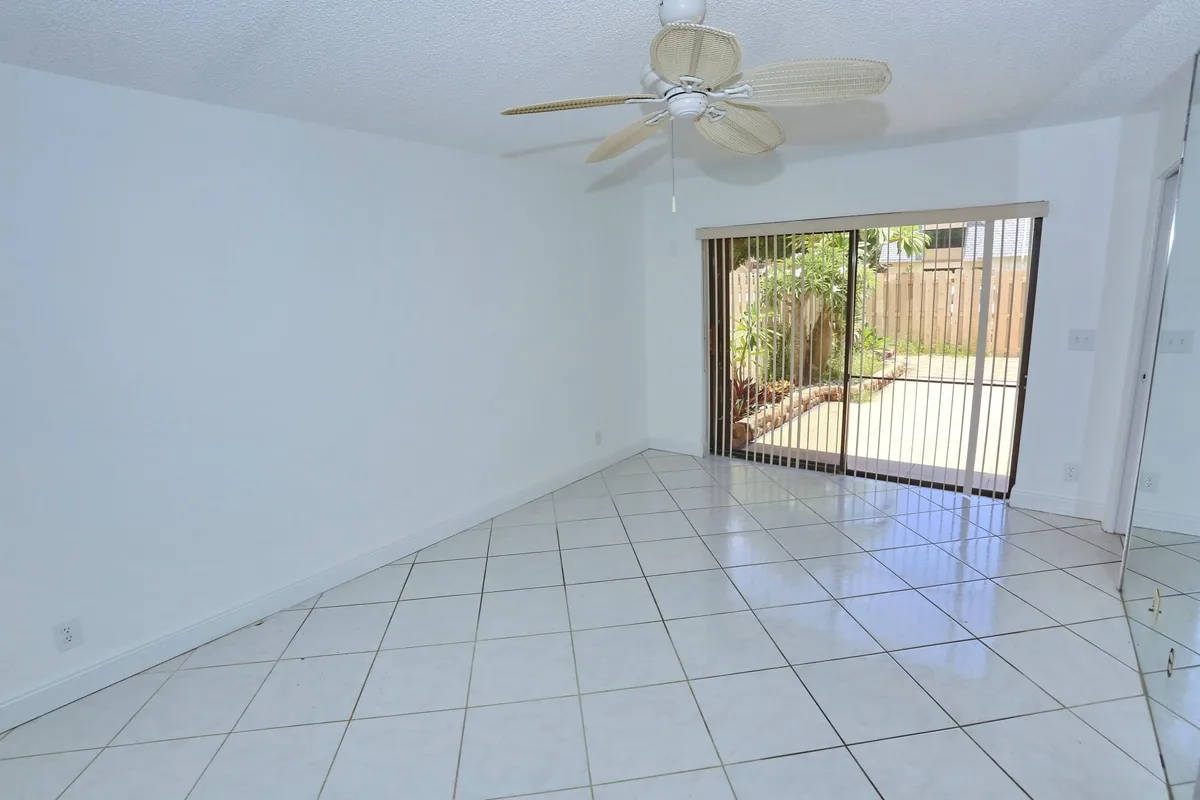 Unit C photo 19