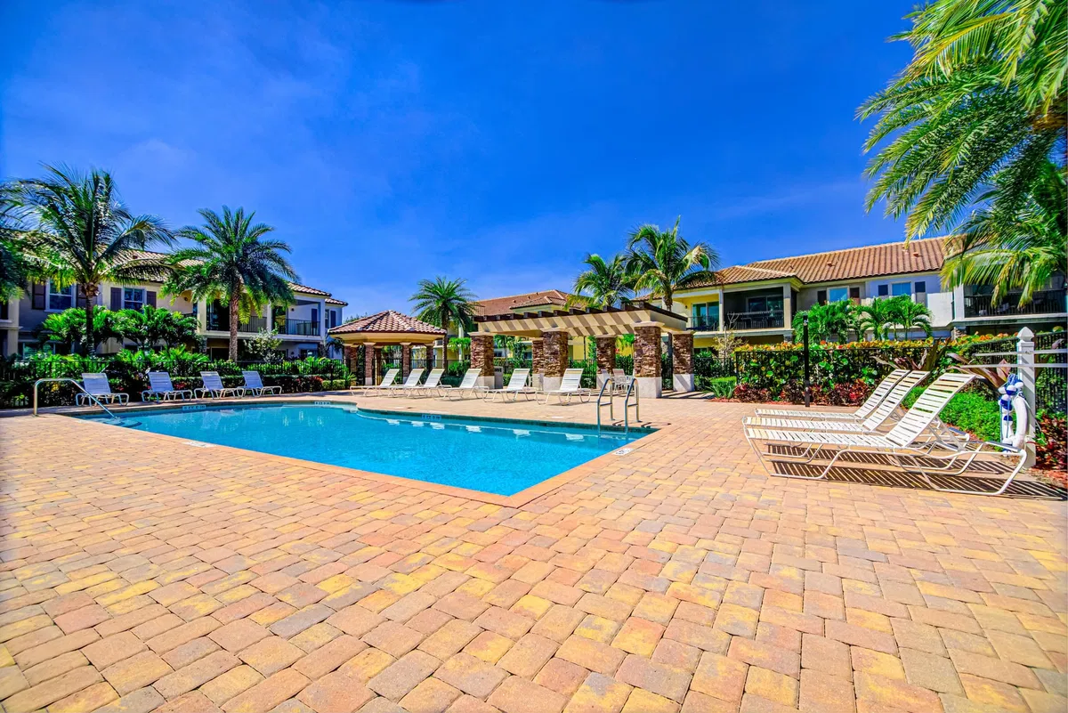 Residence photo 61