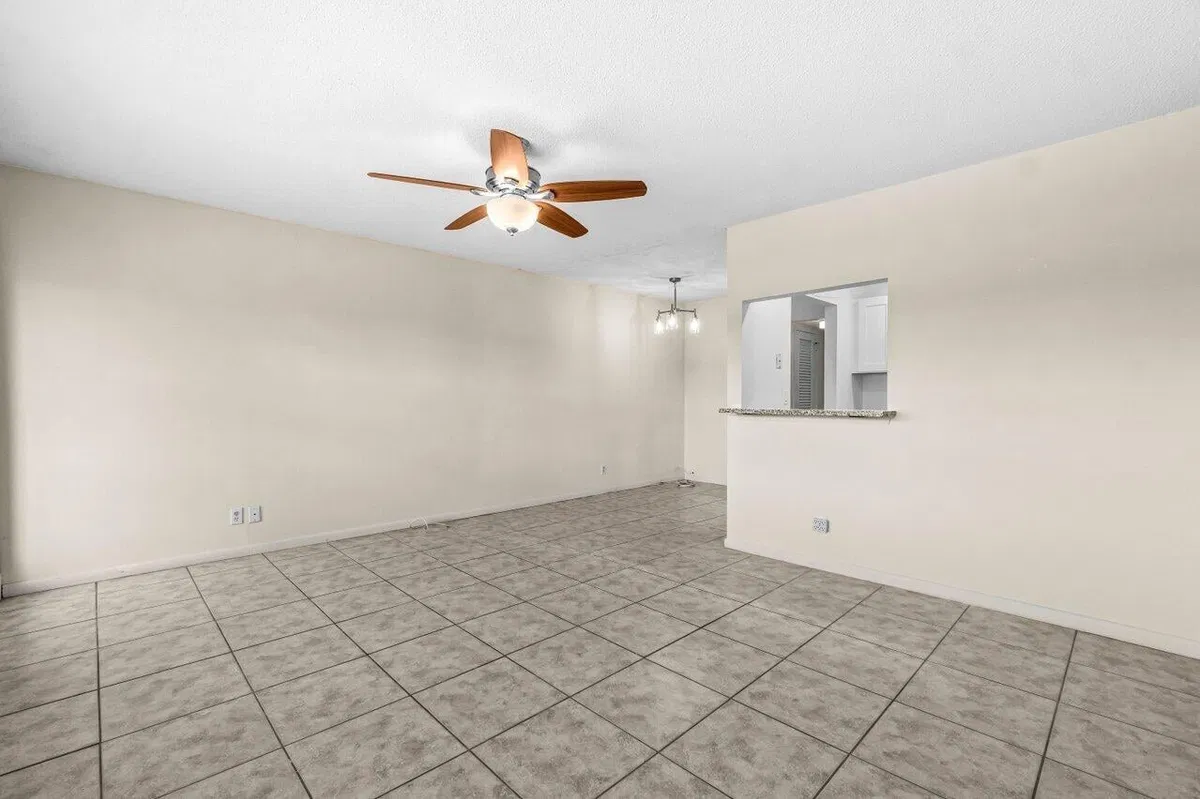 Residence photo 4