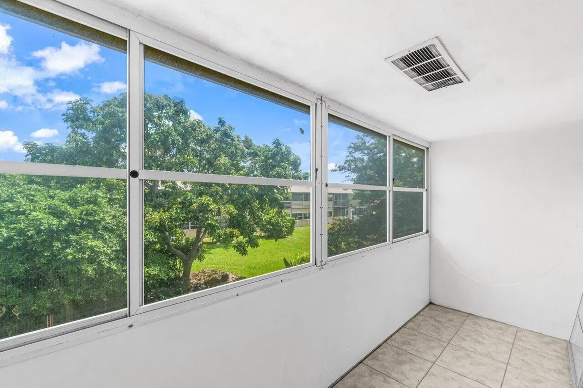 Residence photo 19