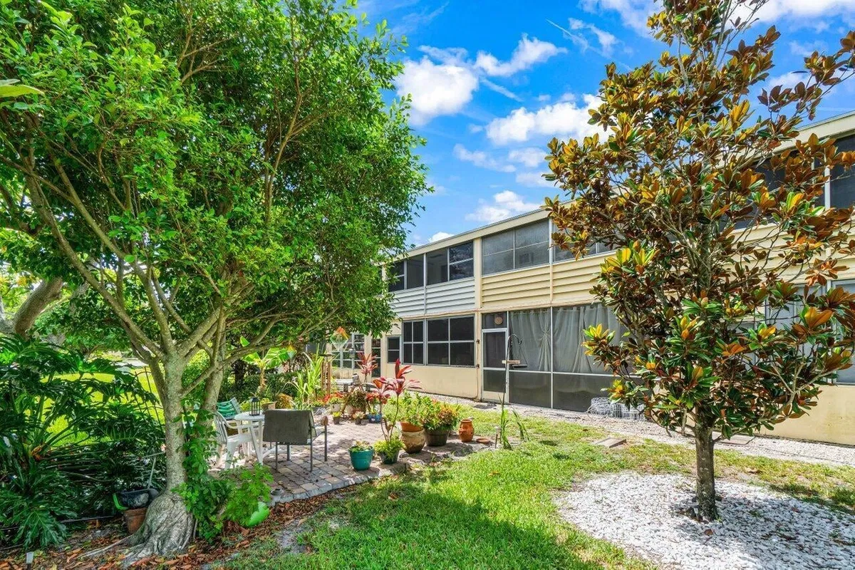 Residence photo 22
