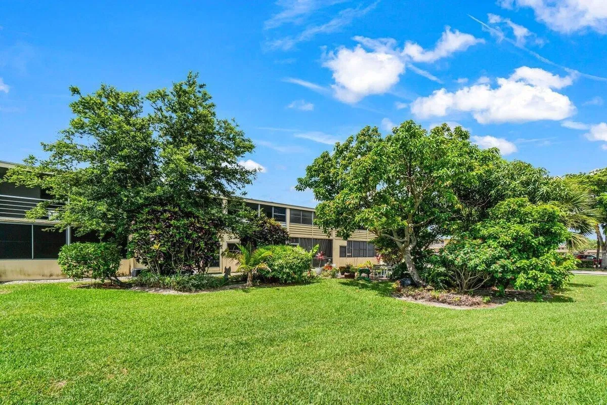 Residence photo 25