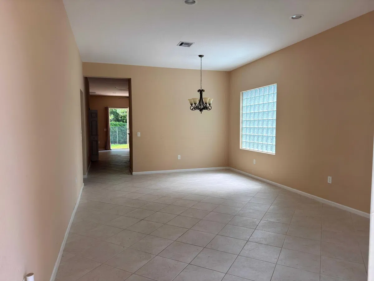 Residence photo 4