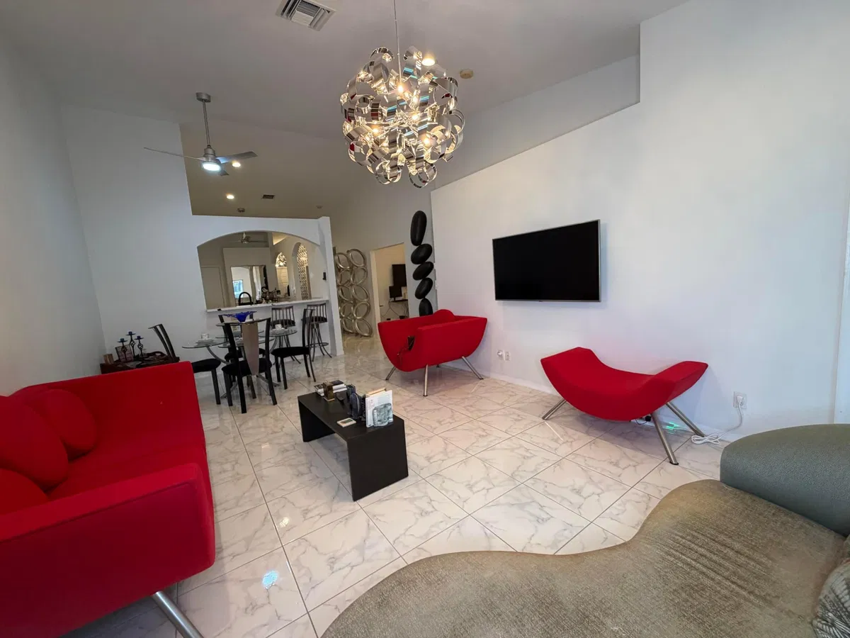 Residence photo 61