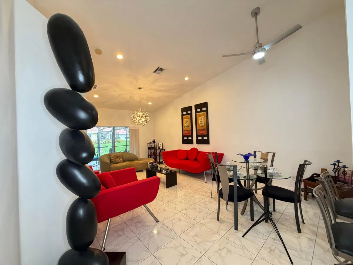 Residence photo 64