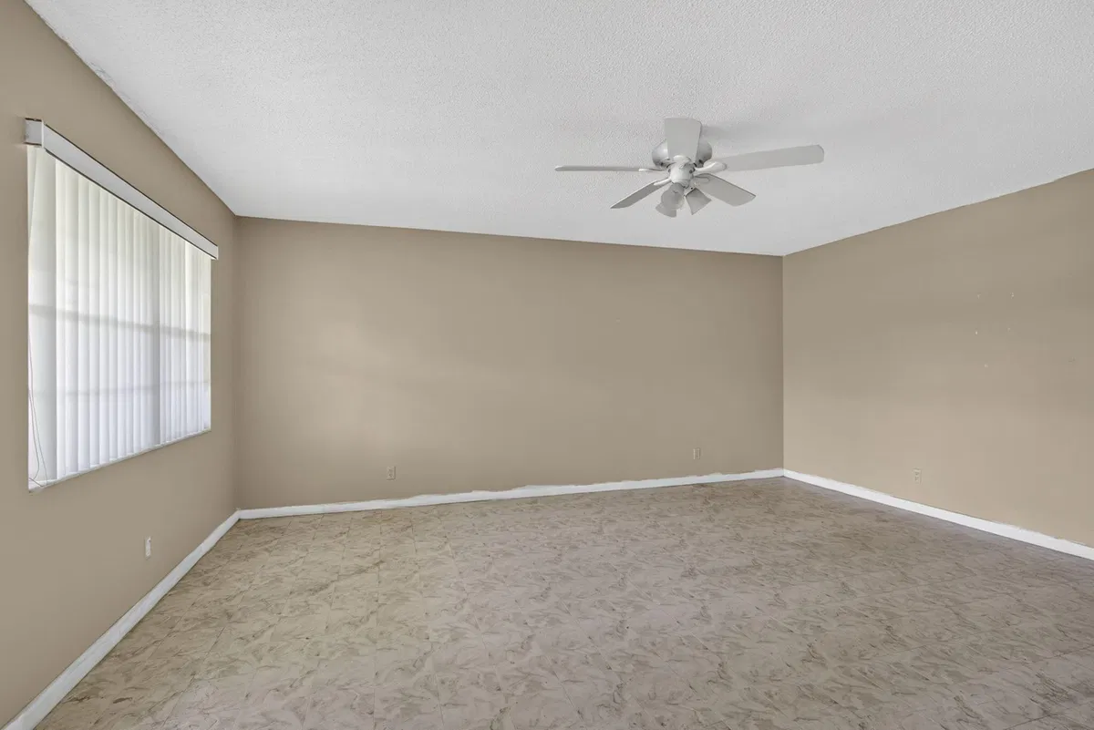 Residence photo 28