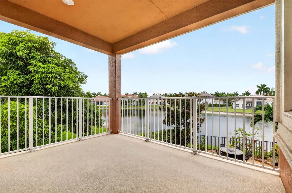 Residence photo 19