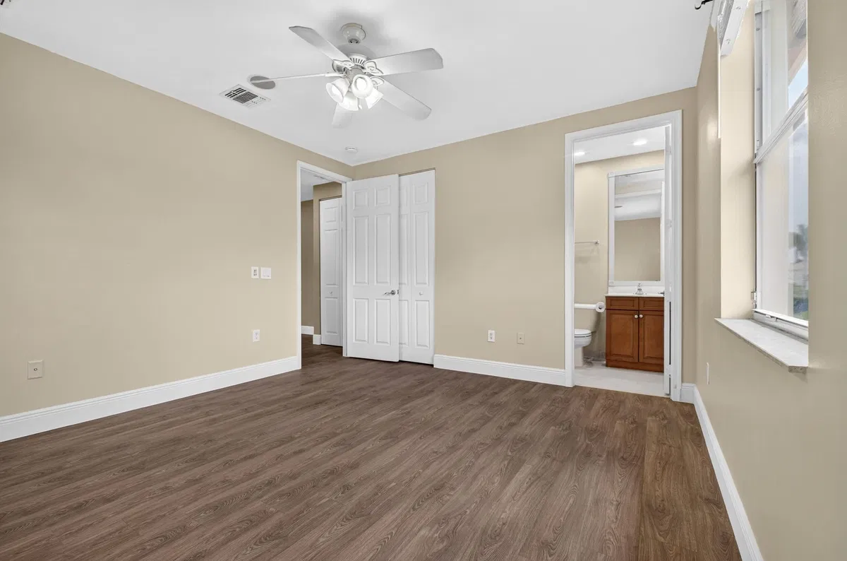 Residence photo 25
