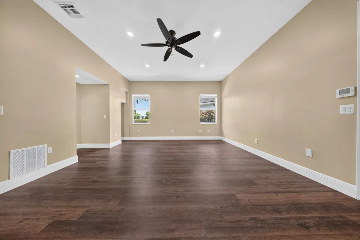 Residence photo 43