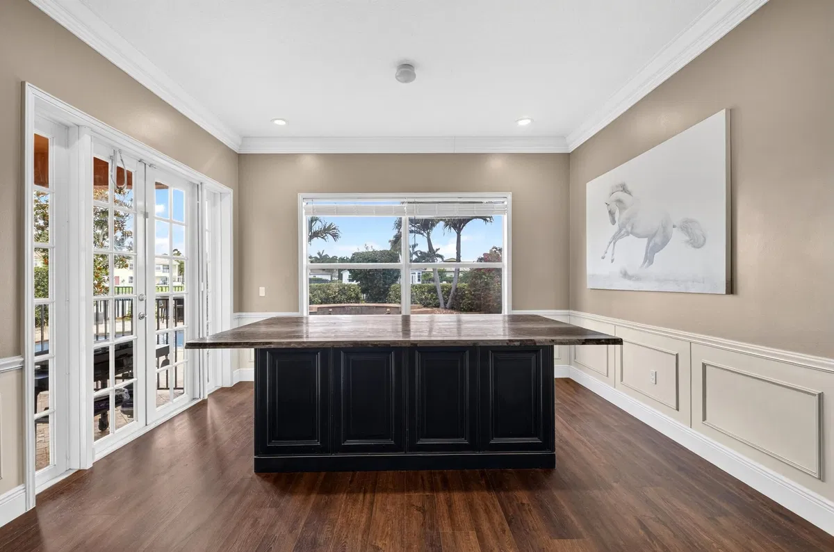 Residence photo 64