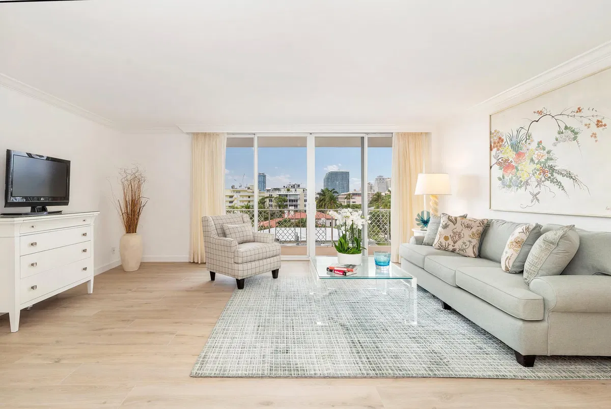 Island House Condos Unit 6c