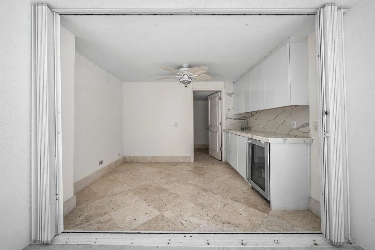  Unit 903 photo 34