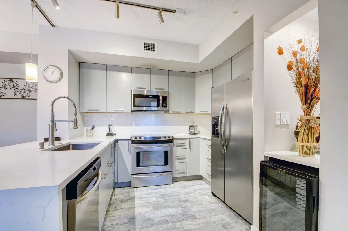 Courtyards in Cityplace Unit 208