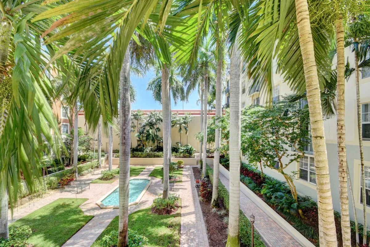Courtyards in Cityplace Unit 208 photo 13