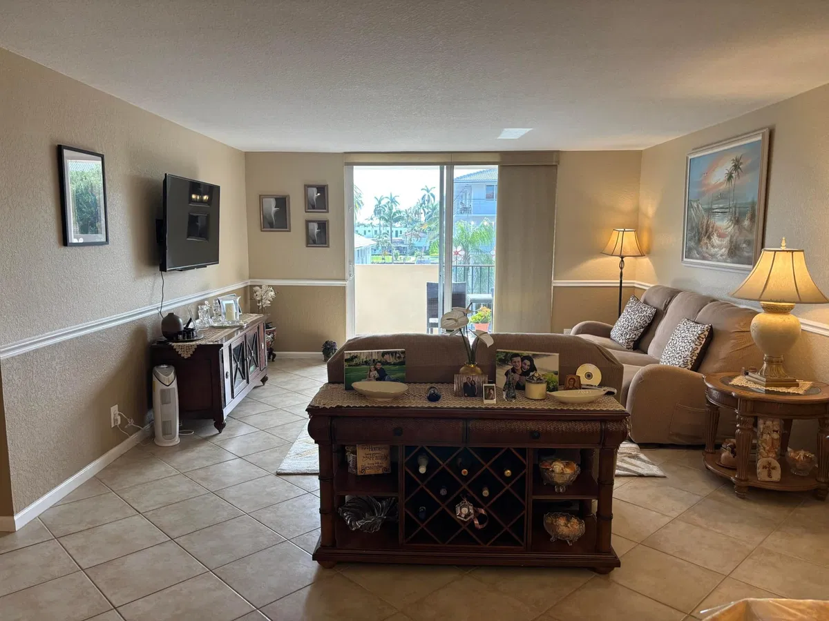 Boca Raton Unit 3c photo 4