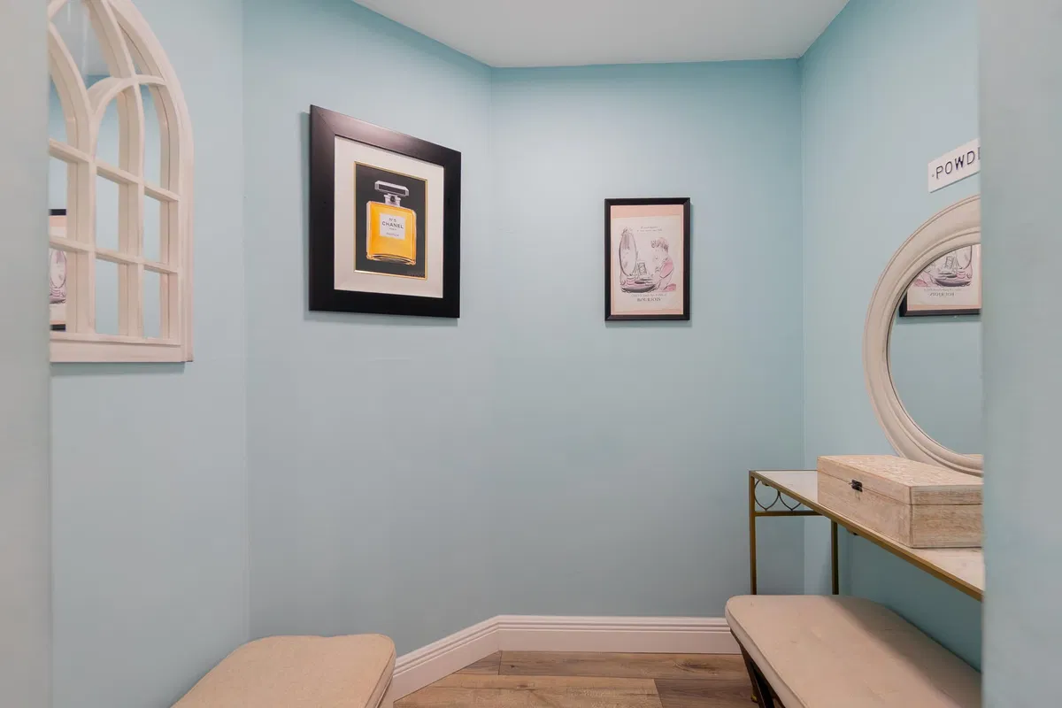  Unit 602 photo 19