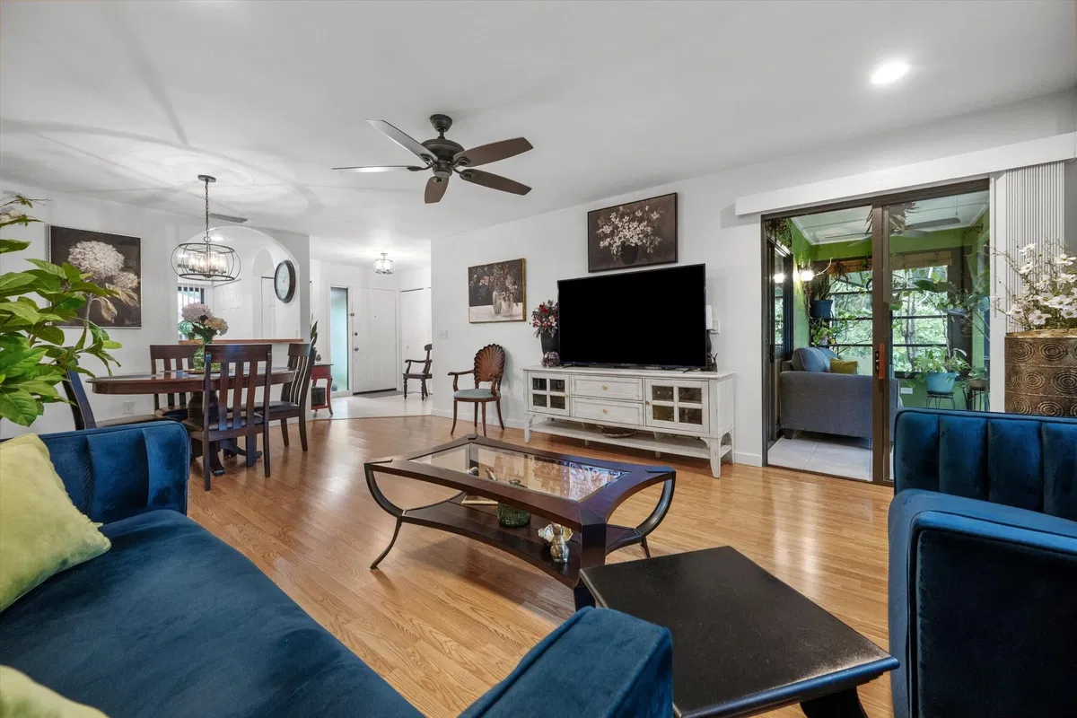 Residence photo 10