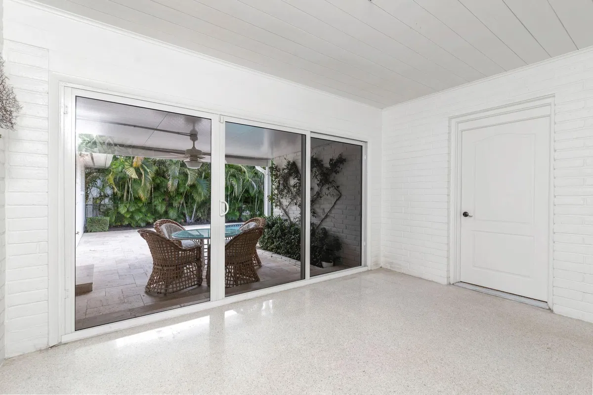 SoSo West Palm Beach Residence photo 13