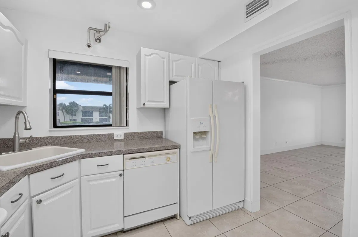  Unit F photo 28