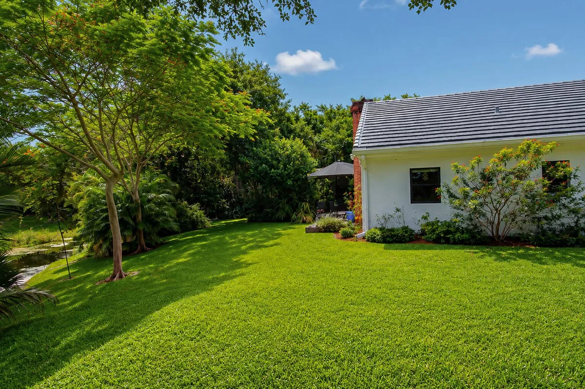 Residence photo 61
