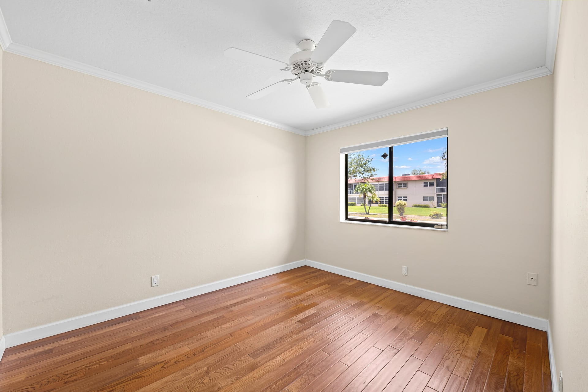 Residence photo 16