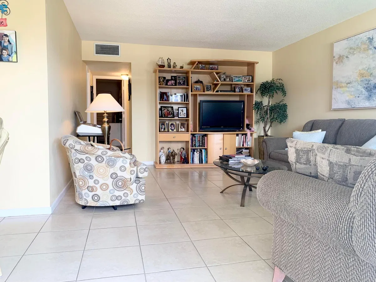 Residence photo 22