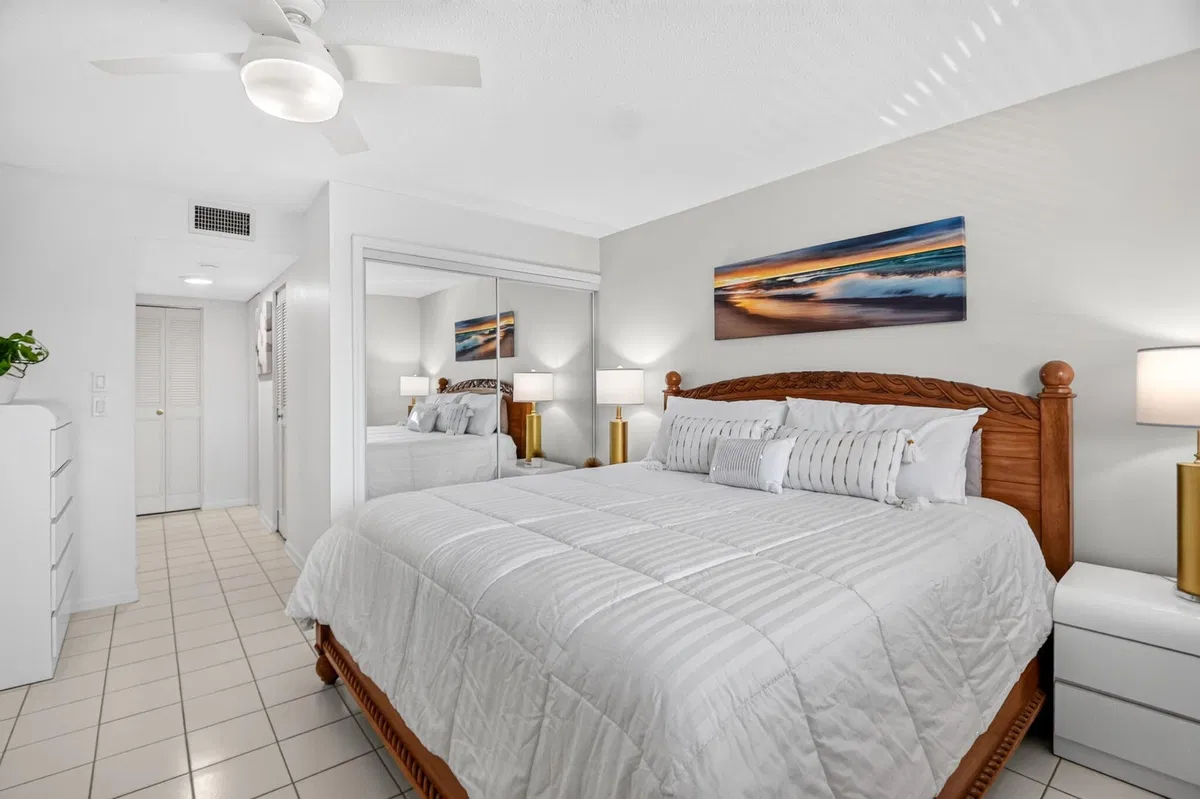 Unit 205 photo 7