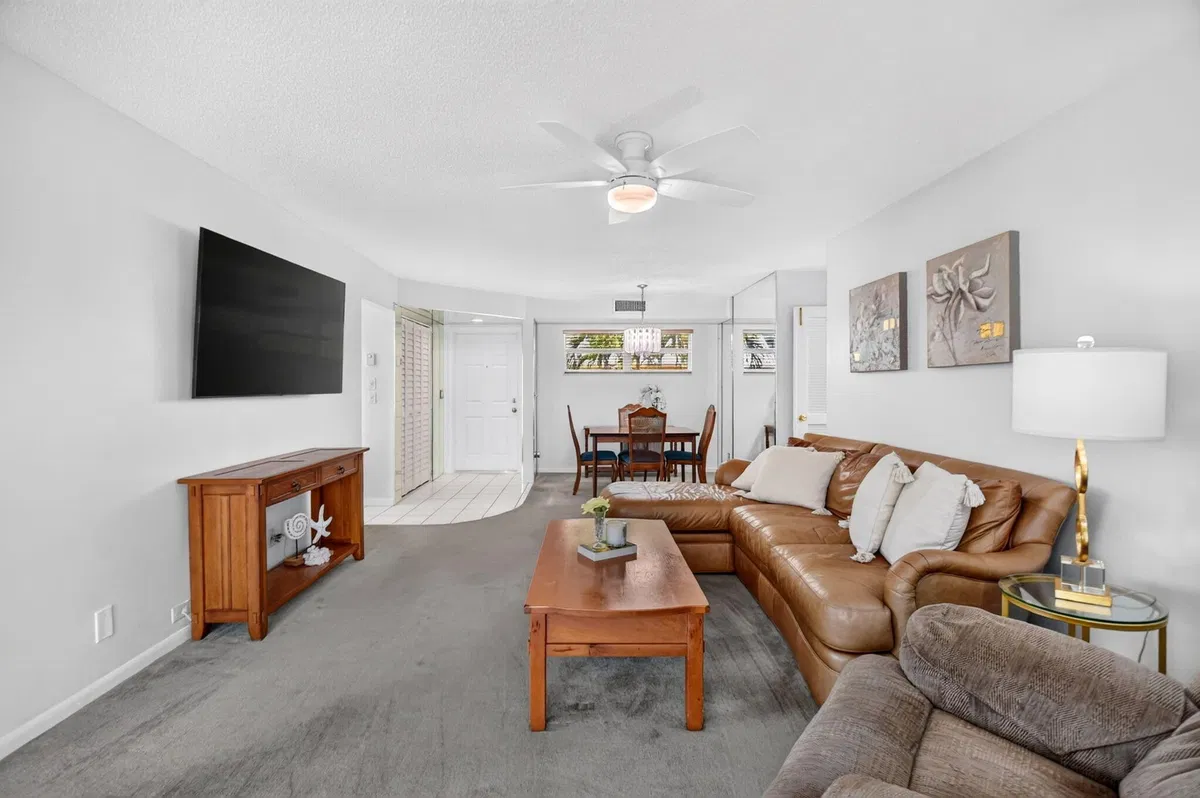 Unit 205 photo 25