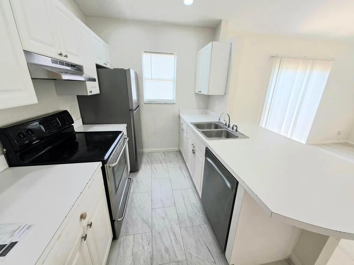 Residence photo 4