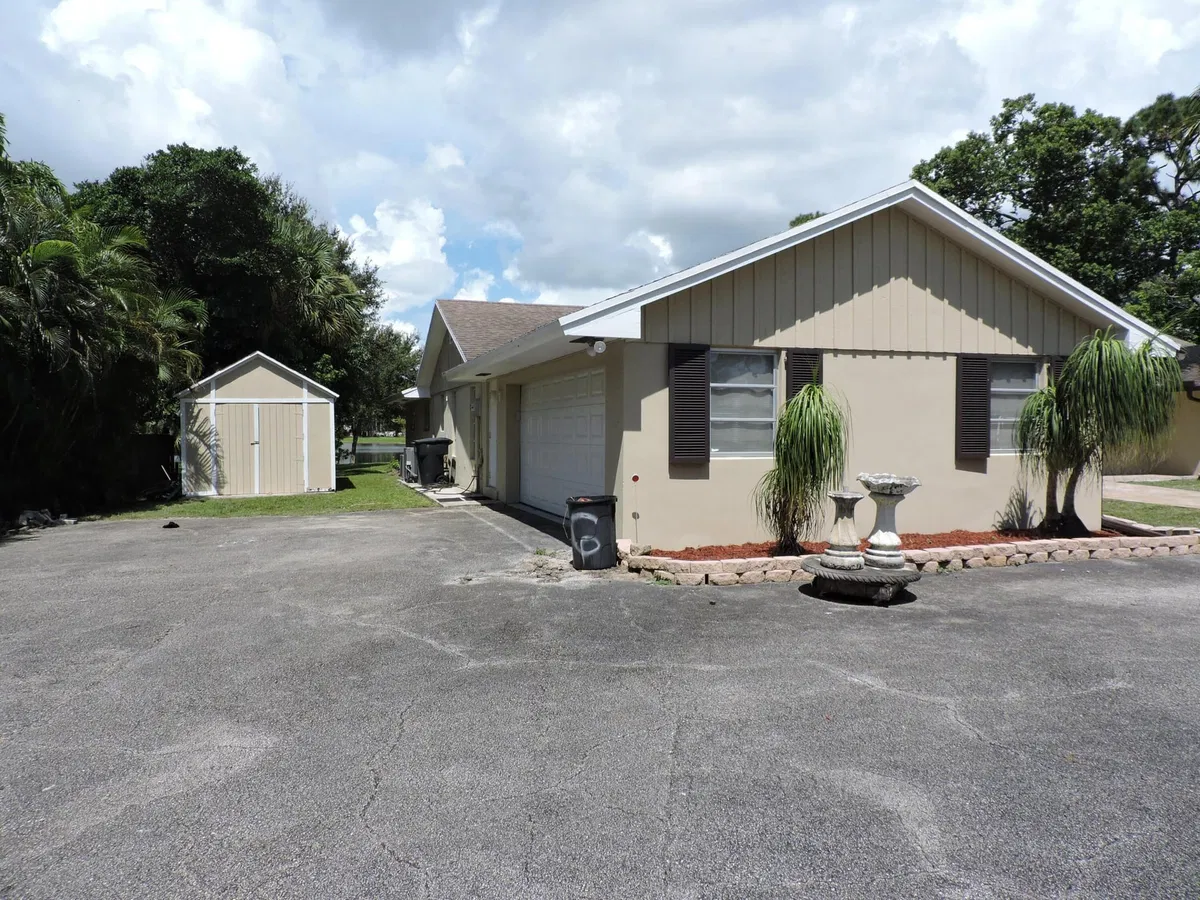  Residence photo 34