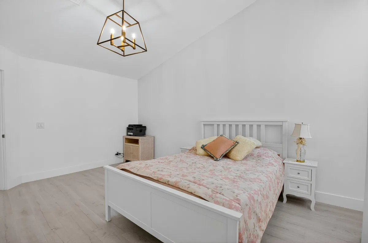 Unit 2020 photo 19
