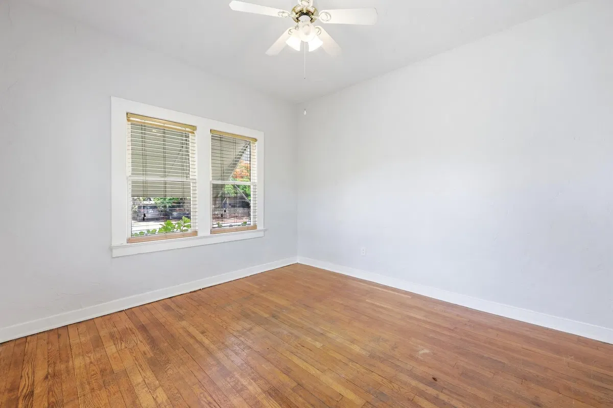 Residence photo 19