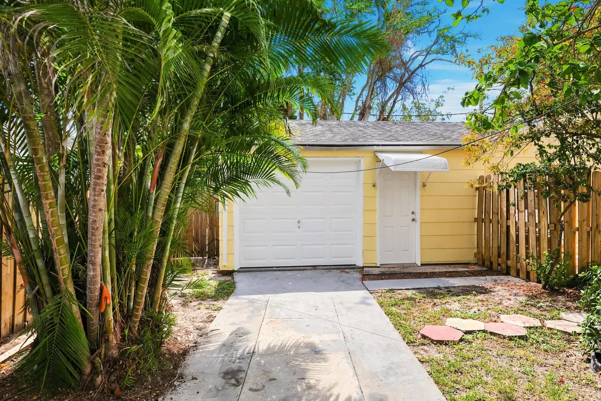 Residence photo 28