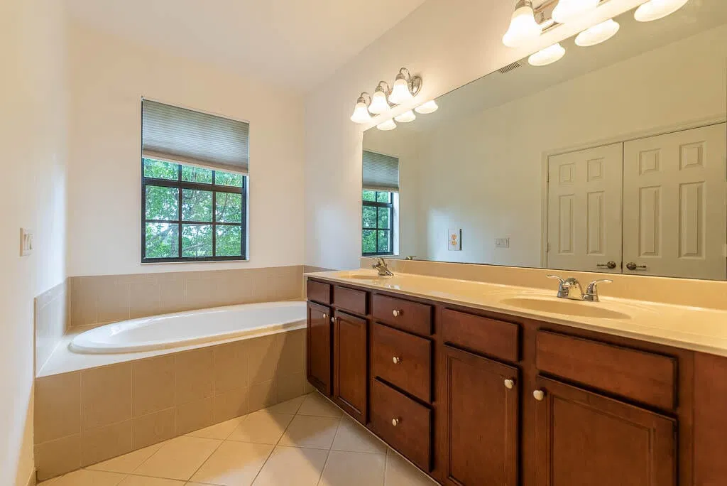 Residence photo 22