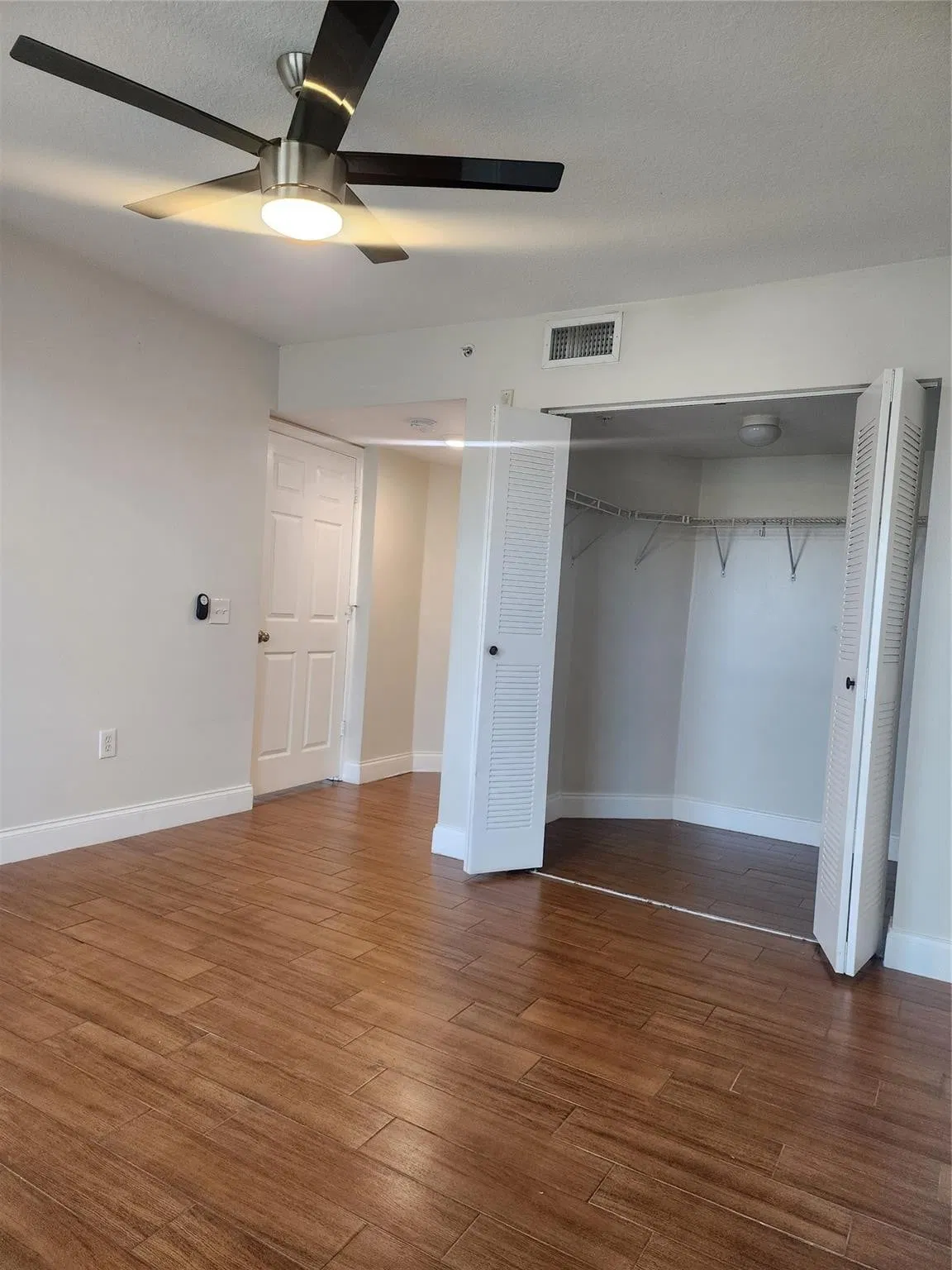 Unit 317 photo 19